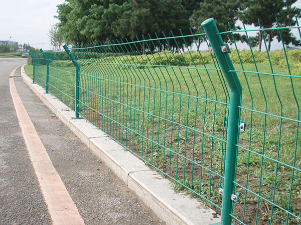 公路雙邊絲護欄案例圖片2 公路雙邊絲護欄案例圖片2