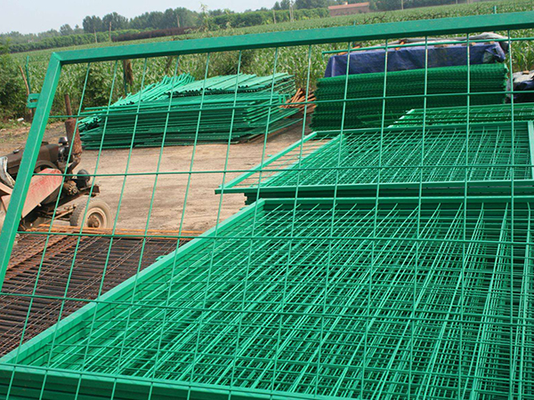 河道框架護欄網案例圖片2 河道框架護欄網案例圖片2